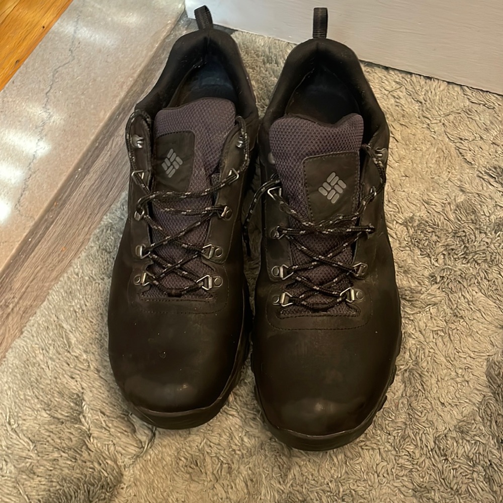 Columbia work shoe